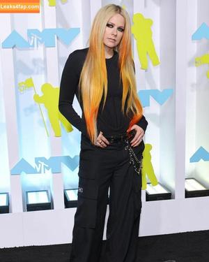 Avril Lavigne photo #0230
