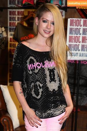 Avril Lavigne photo #0241