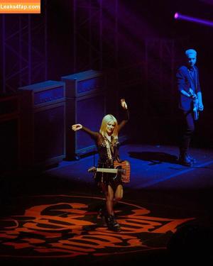 Avril Lavigne photo #0324