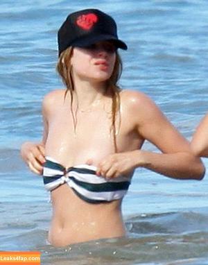 Avril Lavigne photo #0399