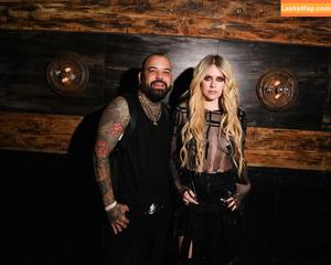 Avril Lavigne фото #0569