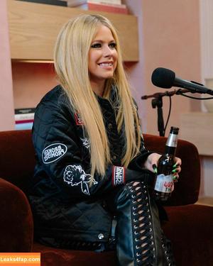 Avril Lavigne фото #0710