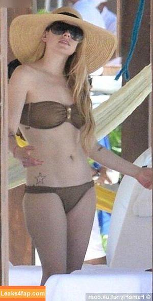 Avril Lavigne photo #1061