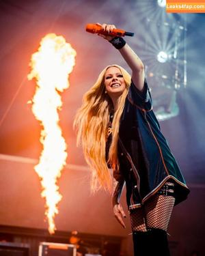 Avril Lavigne photo #1174