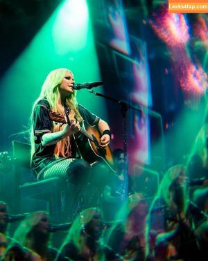 Avril Lavigne photo #1180