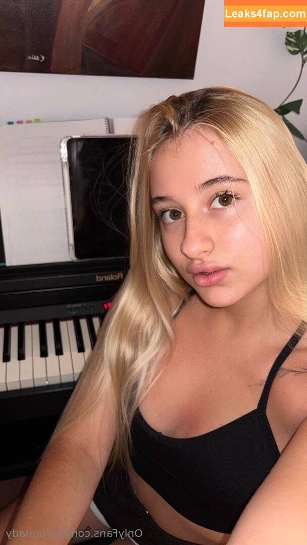 avroralady /  leaked photo photo #0013