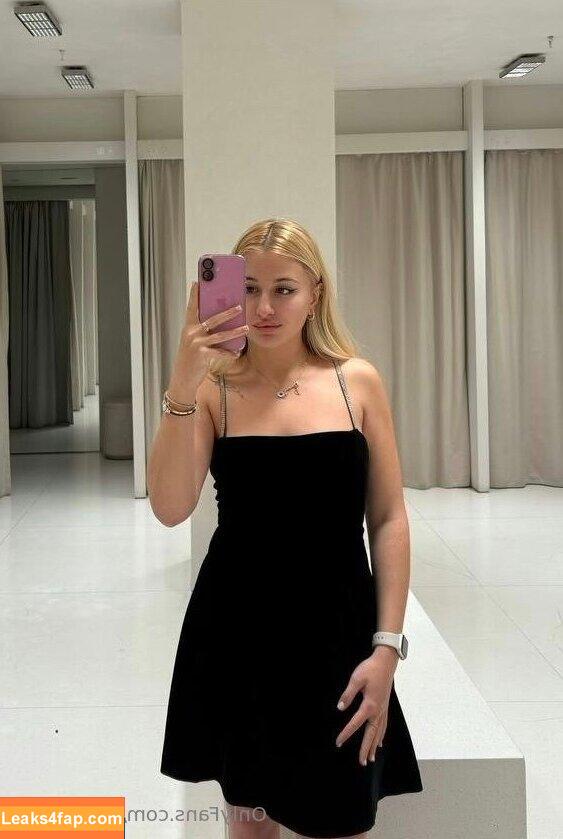 avroralady /  leaked photo photo #0033