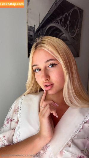 avroralady photo #0018