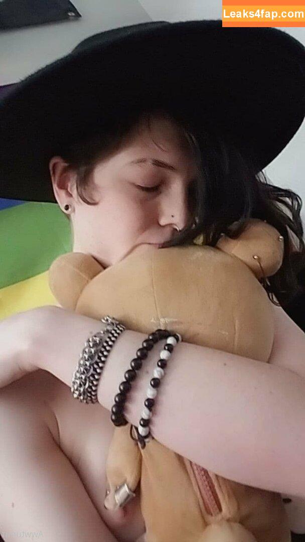 awwtumdabottom / avtvmn.s leaked photo photo #0034