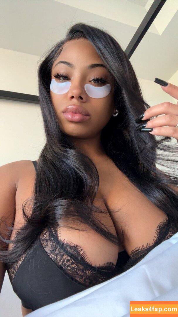ayisha.mia / ayisha mia / ayishamia leaked photo photo #0023