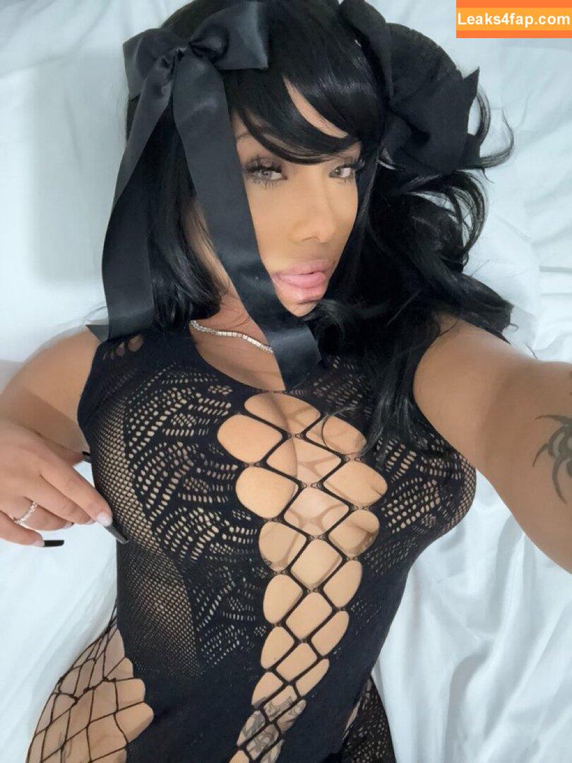 ayisha.mia / ayisha mia / ayishamia leaked photo photo #0026