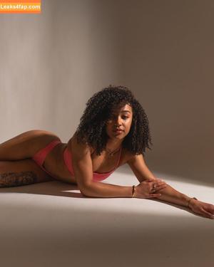 Ayriana Young photo #0006