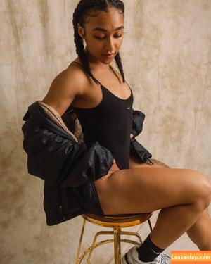 Ayriana Young photo #0010