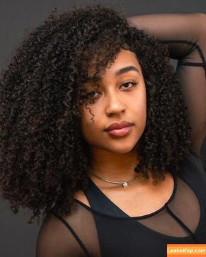 Ayriana Young photo #0013