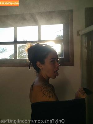 ayshamadson photo #0011