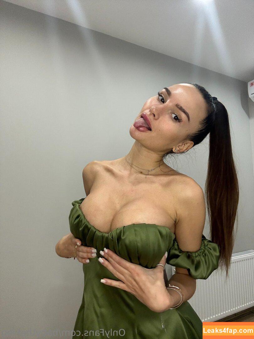 baby-the-queen / queenofthebabies leaked photo photo #0023