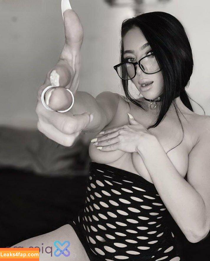 babydezxx / deedeefbaby leaked photo photo #0263