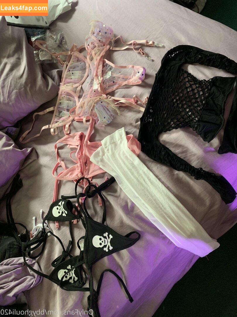 babyghouli420 / babyygiirl420 leaked photo photo #0045