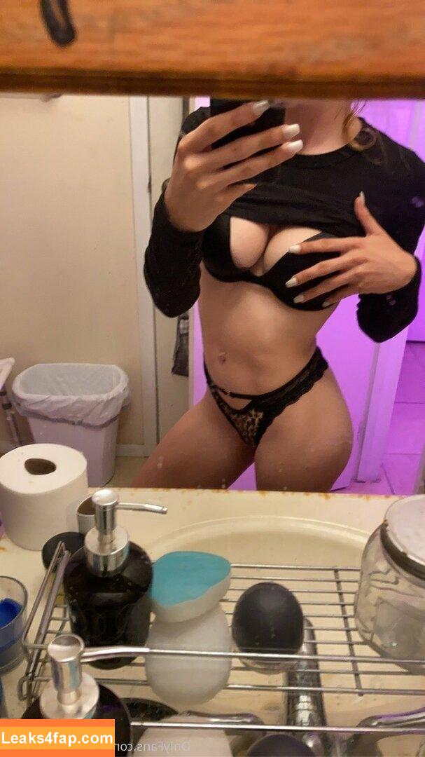 babygirlagoddess / yourfavsucubus leaked photo photo #0111