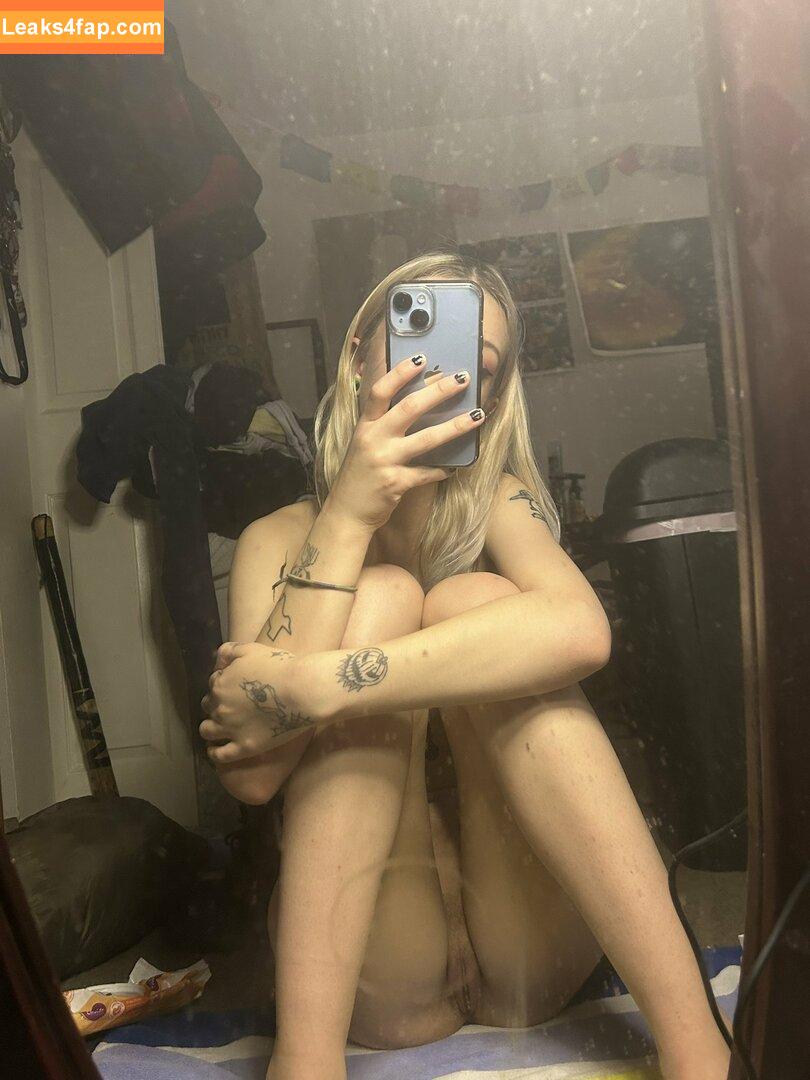 babygirlbunny690 / babybunn66 / babygirl_1229 leaked photo photo #0003