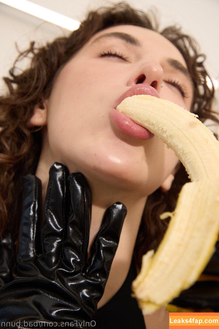 bad.bunn / badbunnypr leaked photo photo #0012