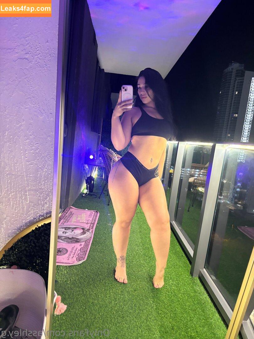 badlilshego / asshleyyy.g leaked photo photo #0170