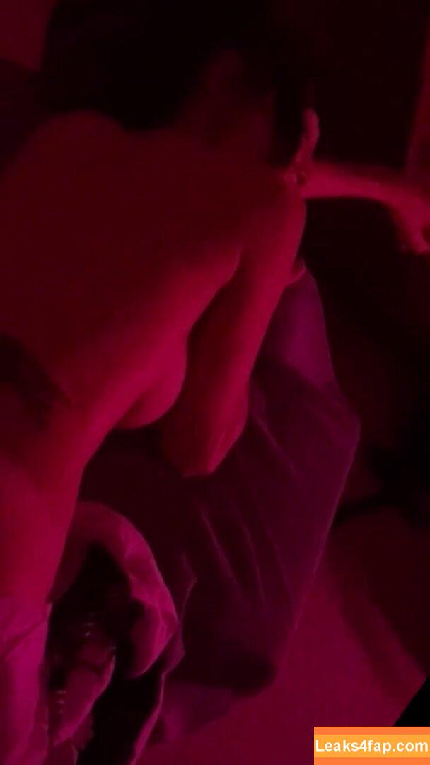 Bai Ling / iambailing leaked photo photo #1357
