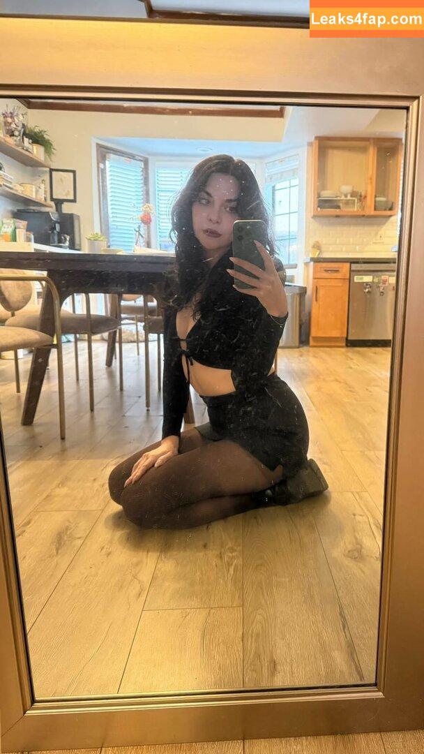 Bailey Meyers / bailienvspredator leaked photo photo #0062