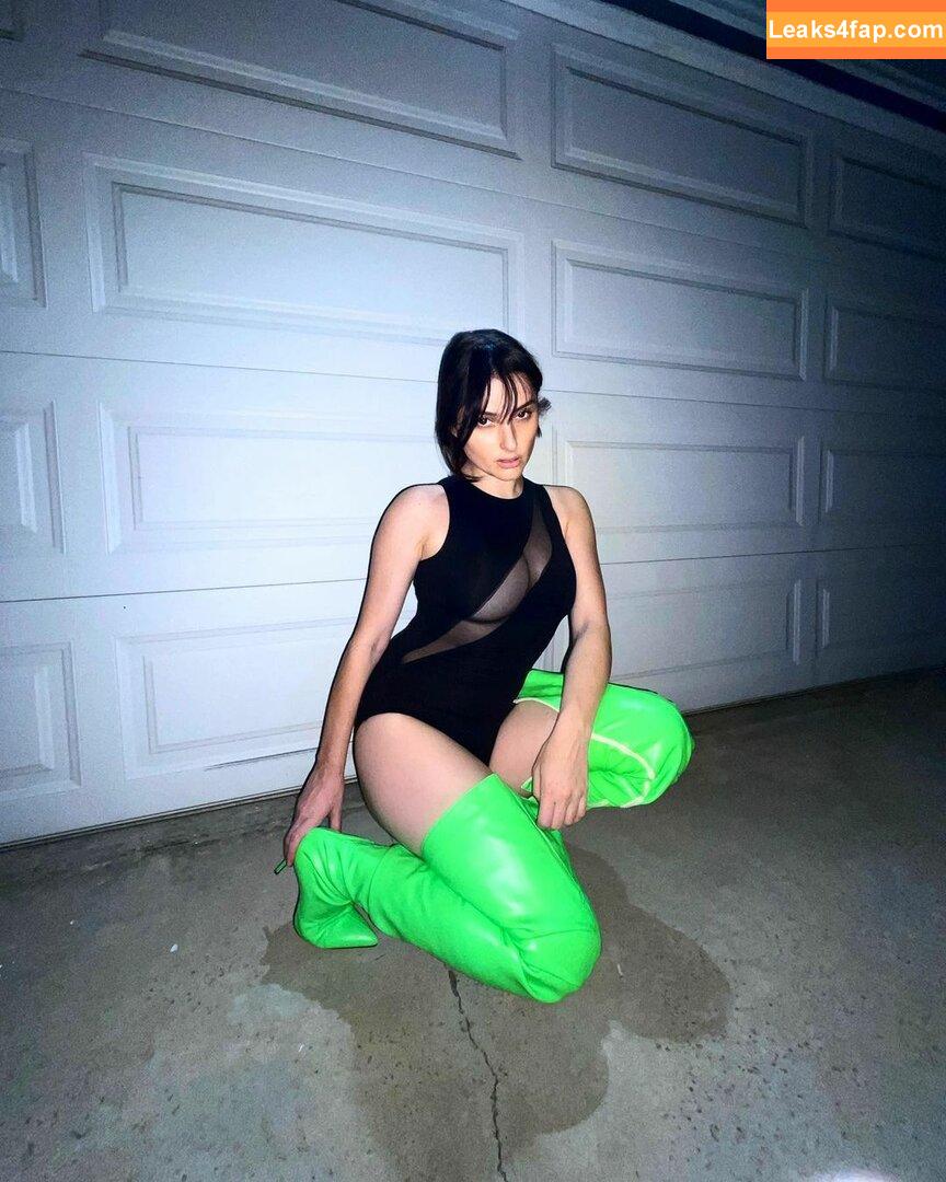 Banks / hernameisbanks leaked photo photo #0033