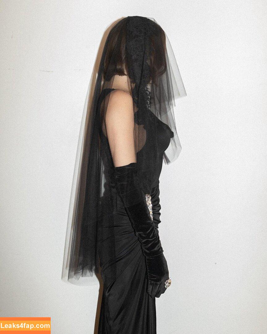 Banks / hernameisbanks leaked photo photo #0081