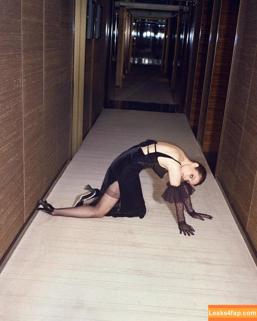 Banks / hernameisbanks leaked photo photo #0114