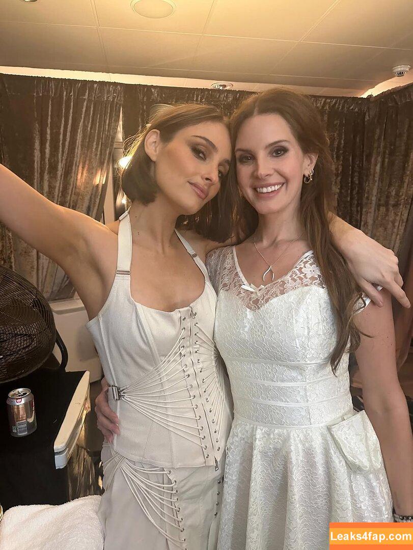 Banks / hernameisbanks leaked photo photo #0130