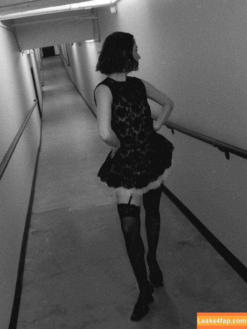 Banks / hernameisbanks leaked photo photo #0133