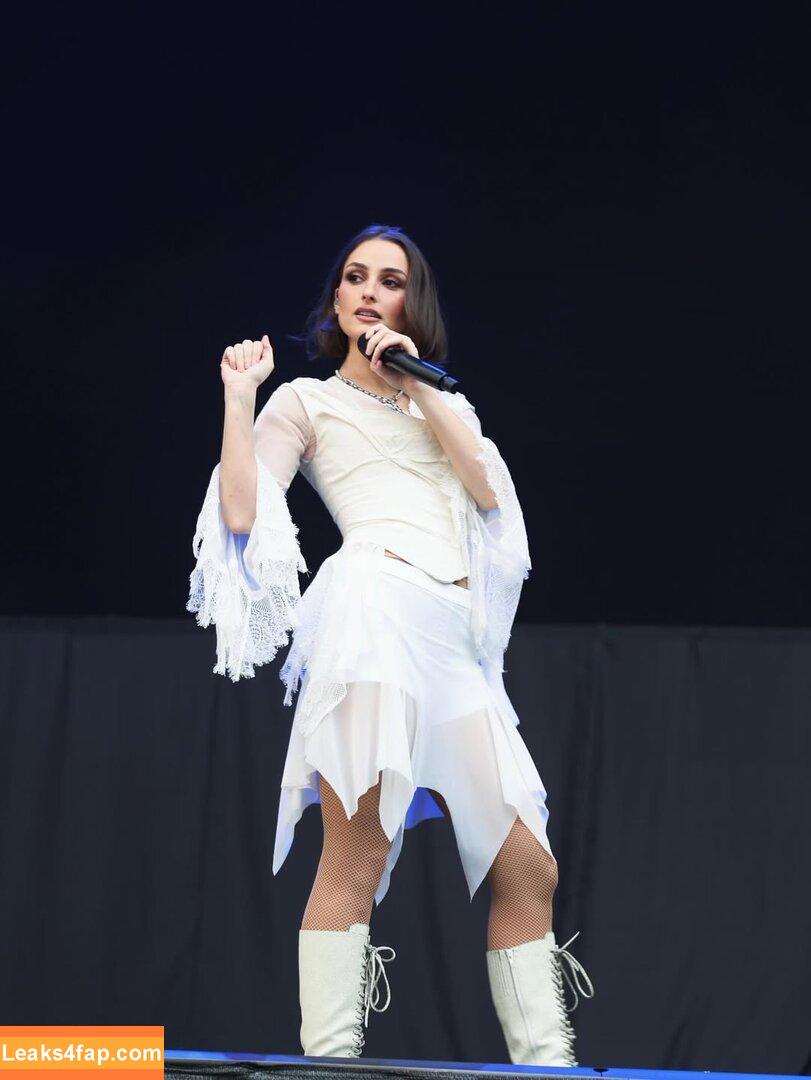 Banks / hernameisbanks leaked photo photo #0134