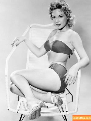 Barbara Eden photo #0013