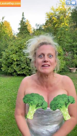 Barbara Schoeneberger photo #0002