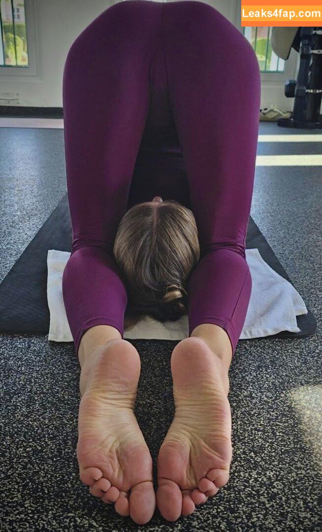 Bare Feet / barefeetpose leaked photo photo #0044