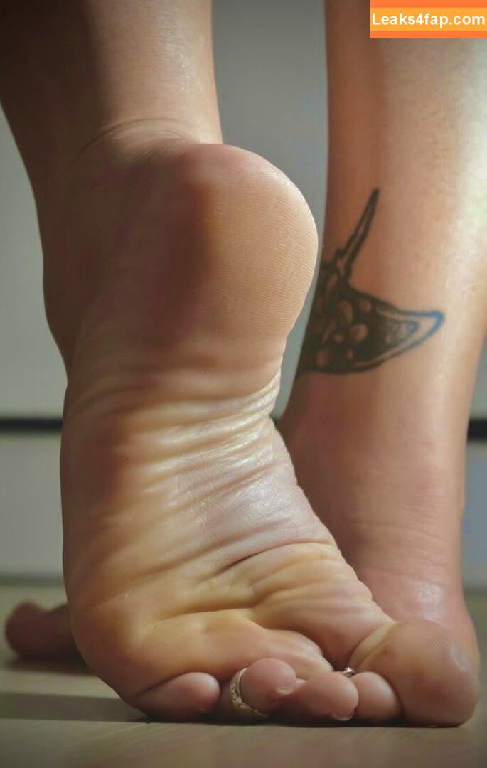 Bare Feet / barefeetpose leaked photo photo #0046