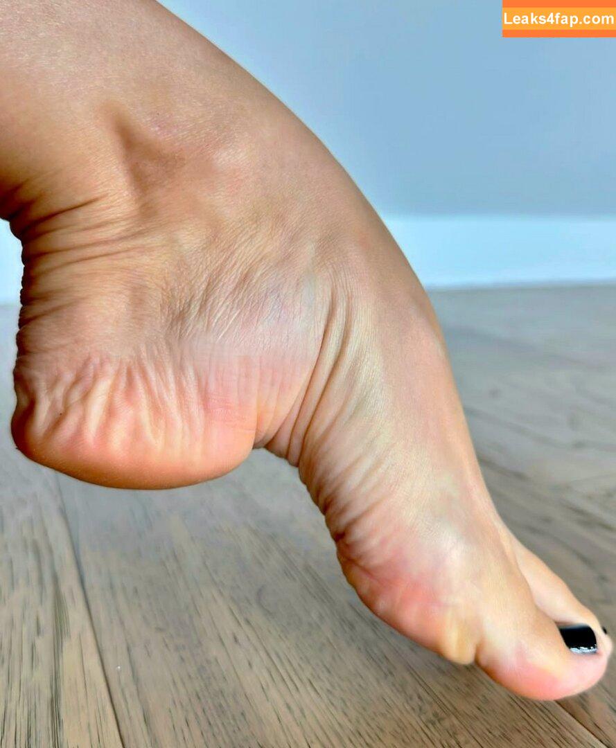 Bare Feet / barefeetpose leaked photo photo #0048