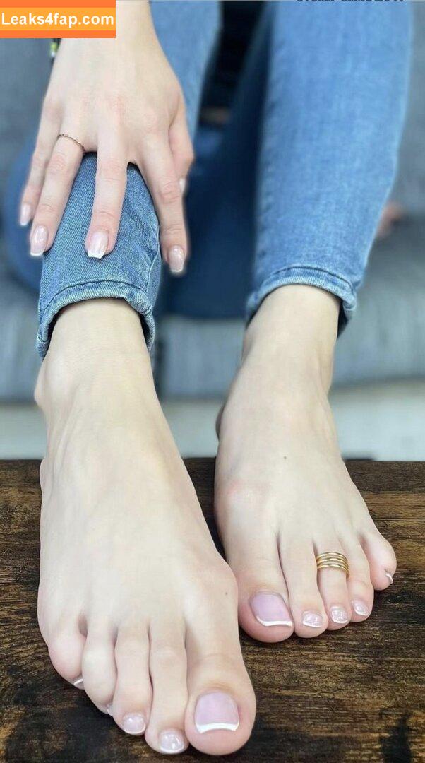 Bare Feet / barefeetpose leaked photo photo #0097