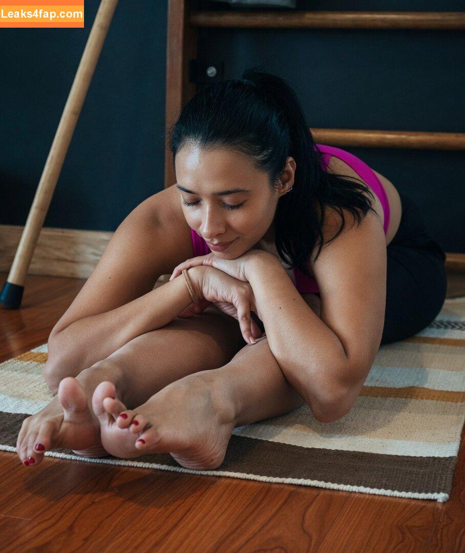 Bare Feet / barefeetpose leaked photo photo #0443