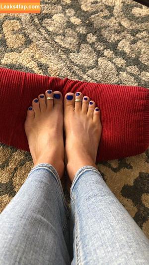 Bare Feet фото #0342
