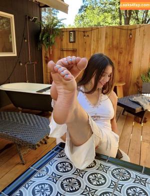 Bare Feet фото #0377