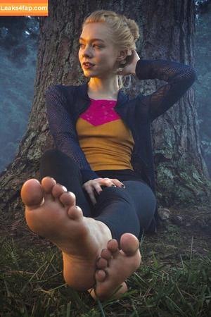 Bare Feet photo #0449