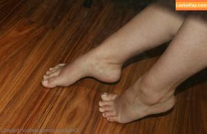 barefoot_babe02 photo #0013