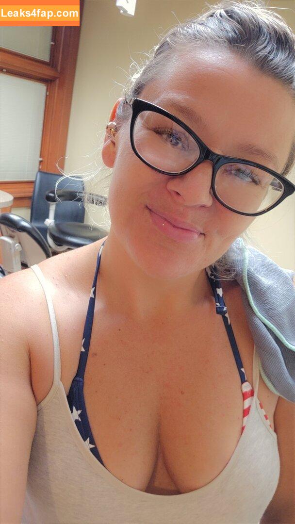 Basedmama / Basednormiemama leaked photo photo #0008