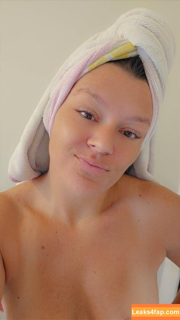 Basedmama / Basednormiemama leaked photo photo #0021