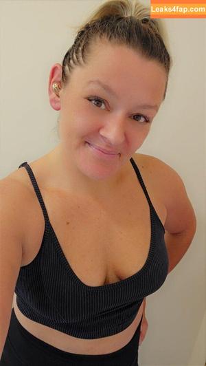 Basedmama photo #0003