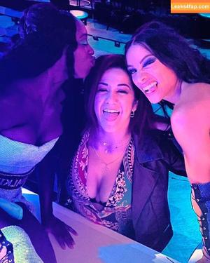 Bayley фото #0063