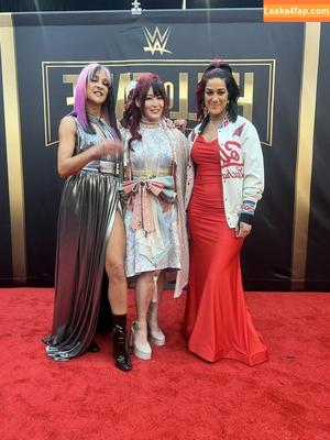 Bayley фото #0220